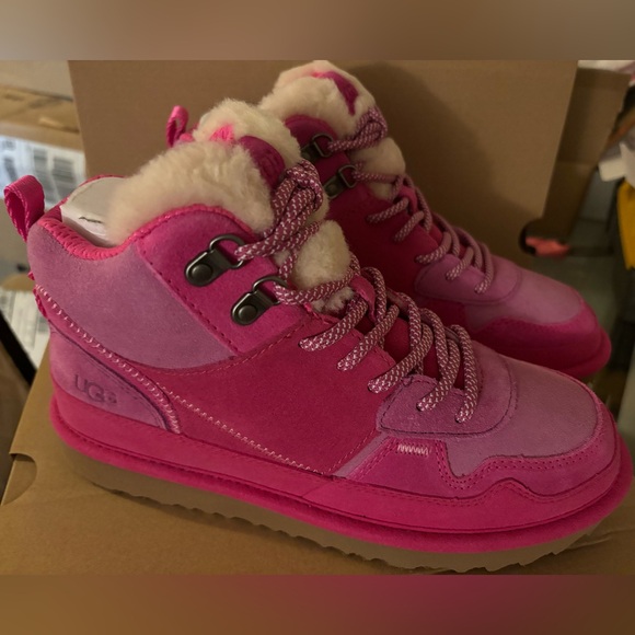 BRAND NEW* UGG highland hi heritage sneaker - big kid - raspberry - Picture 4 of 6